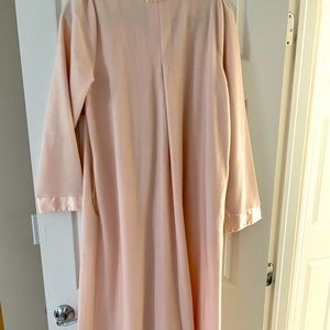 LA PERLA VILLA TOSCANA 4 made in bologna italy pink robe.
